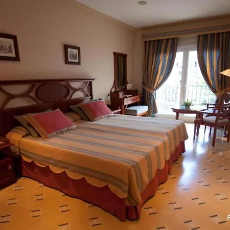 Апартаменты Standard Double Room,breakfast Included, By The Sea In Los Cristianos Лос Кристианос